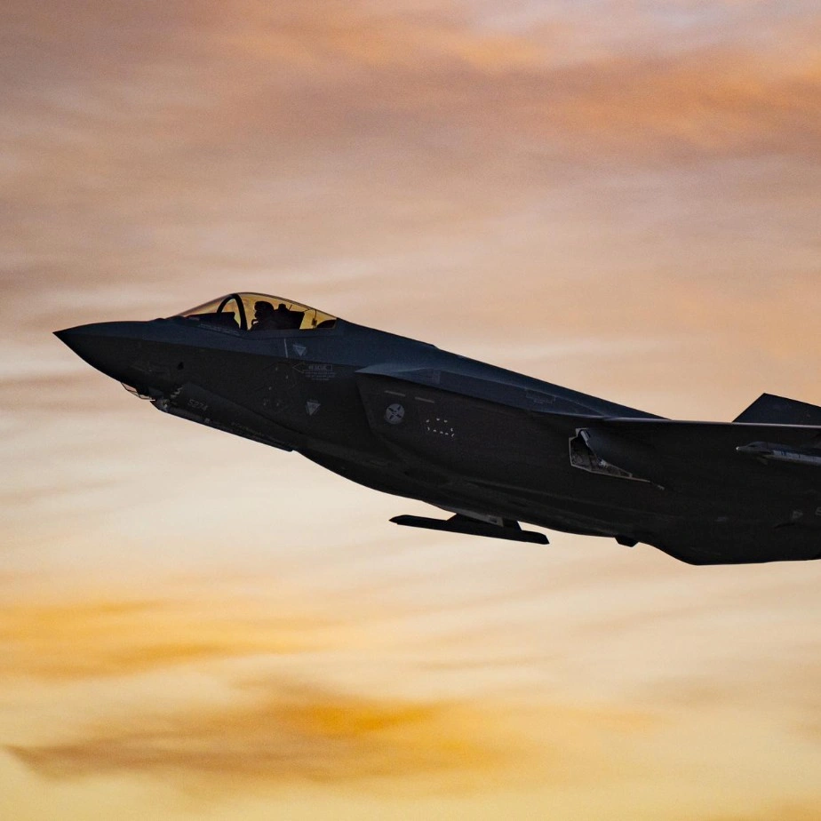 How to Build a Top Gun Mindset in Business & Life