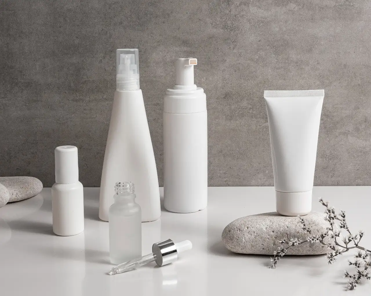 הסרת שיער פנים בתל מונד – פתרון מתקדם לעור חלק ומטופח