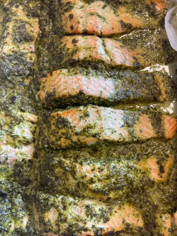 Pesto Salmon (8 pieces)