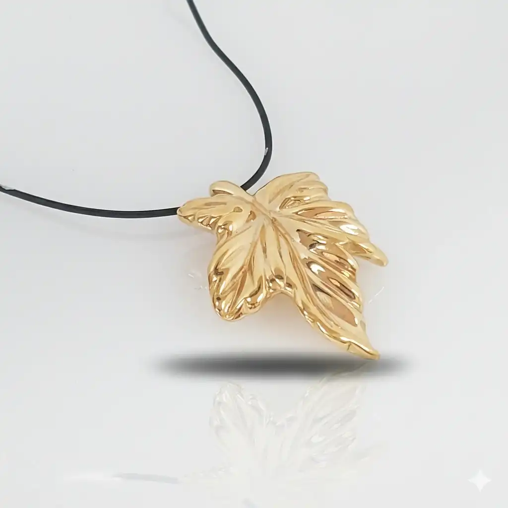 תליון  עלה זהב 18Kכולל שרשרת