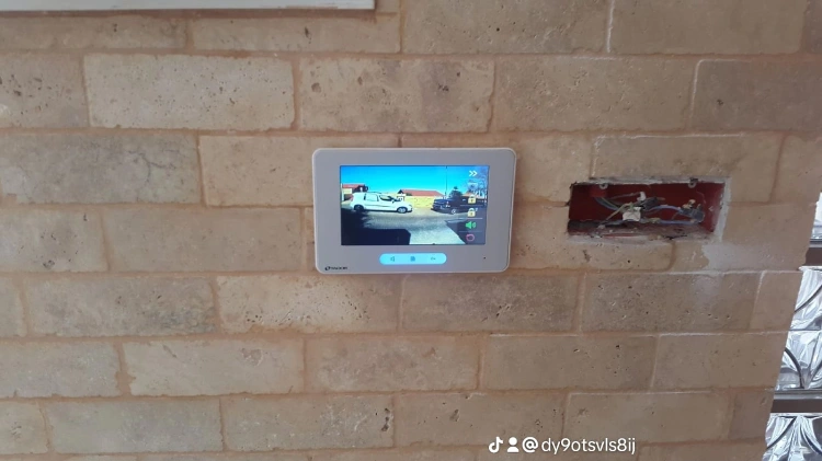 מסך אינטרקום קלאסי