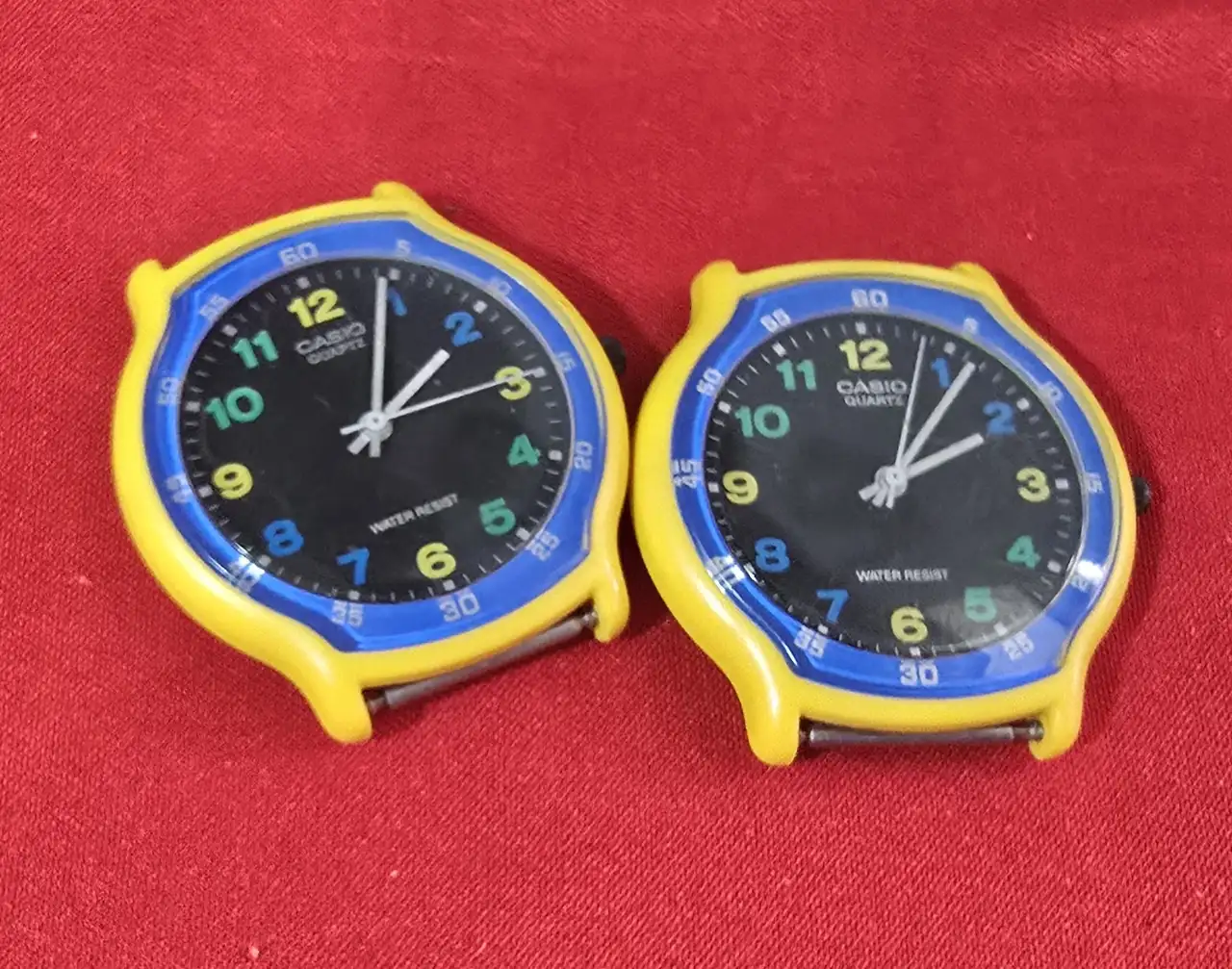 זוג שעוני קסיו זהים וחדשים