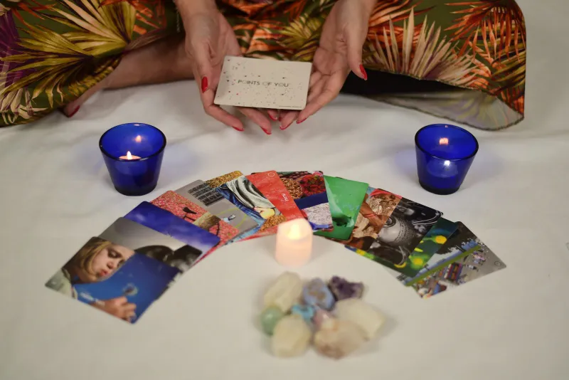 סדנה אישית באמצעות קלפים טיפוליים – חיבור פנימי, תובנות וריפוי רגשי