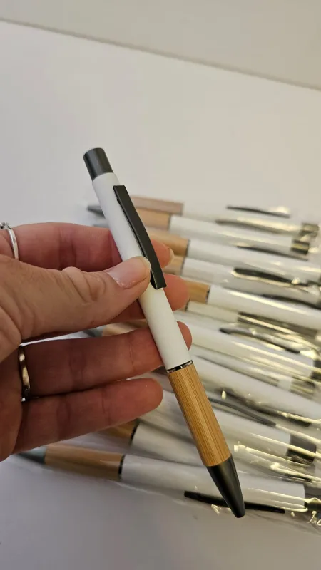 עט במבוק ממותג