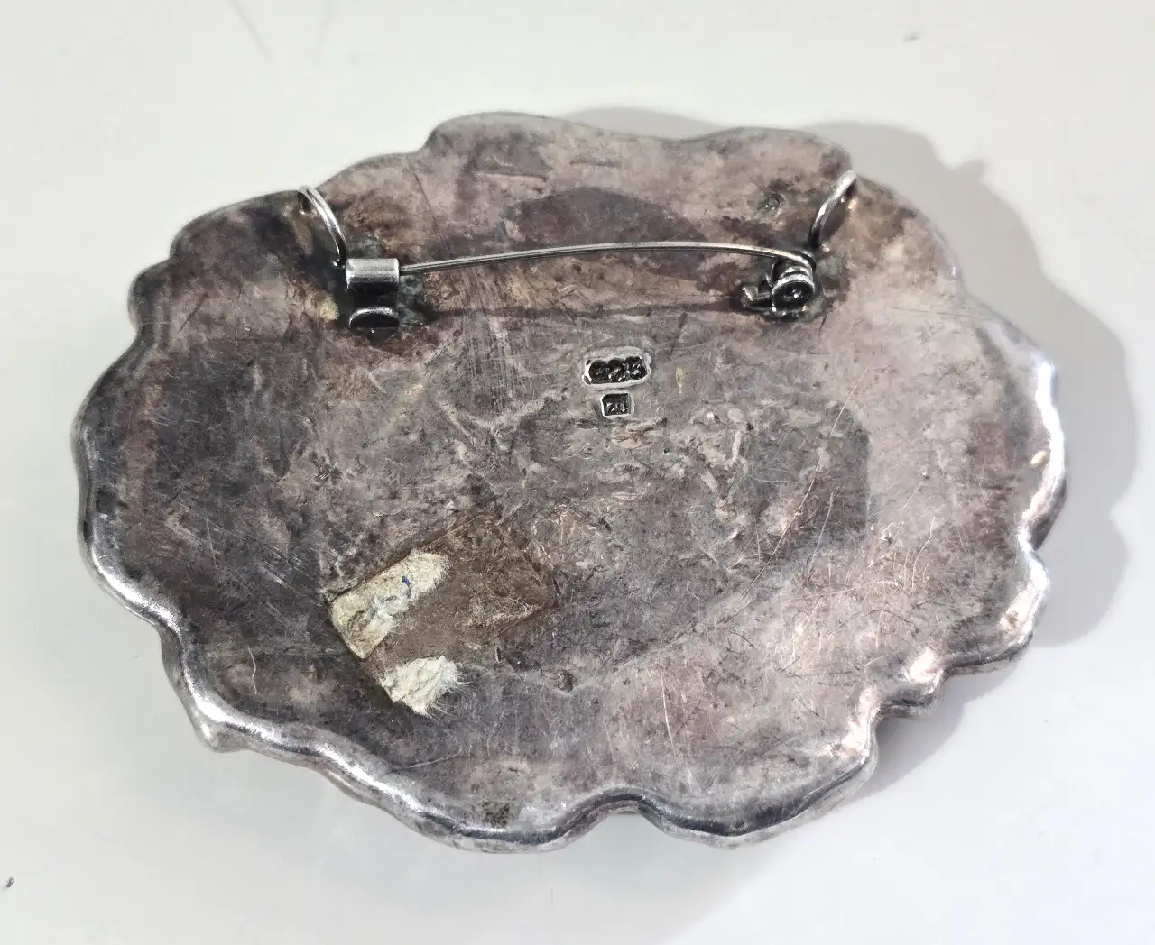 סיכה עתיקה וגדולה בעיצוב פרחוני ידני - וחתומה 925 סיכה מרשימה בעבודת יד,