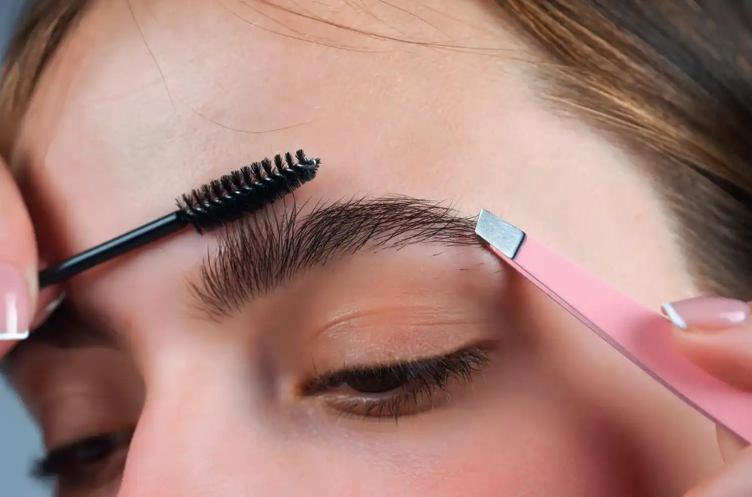 טעויות נפוצות בעיצוב גבות ואיך להימנע מהן