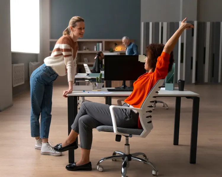 כיצד ריהוט ארגונומי למשרד מפחית עומסים וכאבי גב?