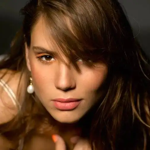 ‎איפור להפקות וצילומים – מראה שמחזיק פריים