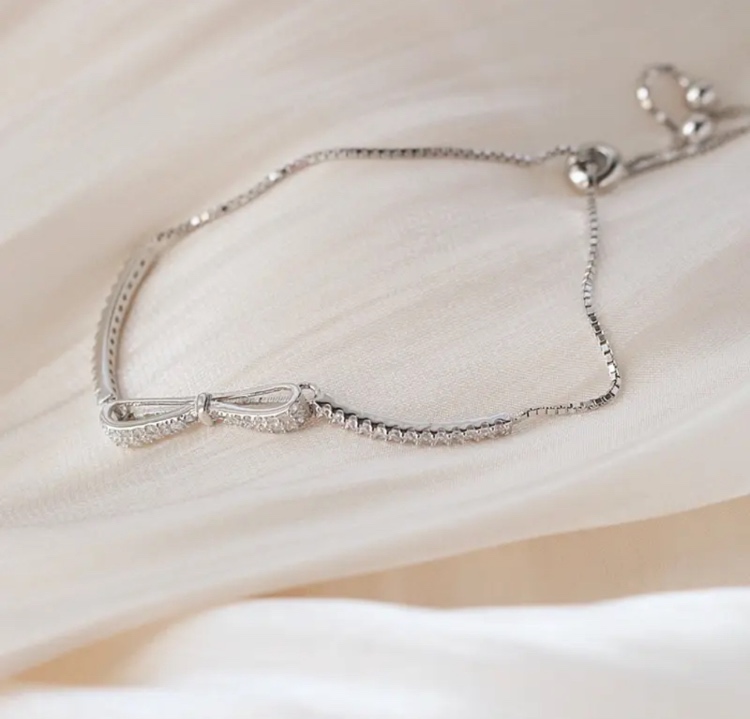 צמיד פפיון עם אבני זירקון 🎀