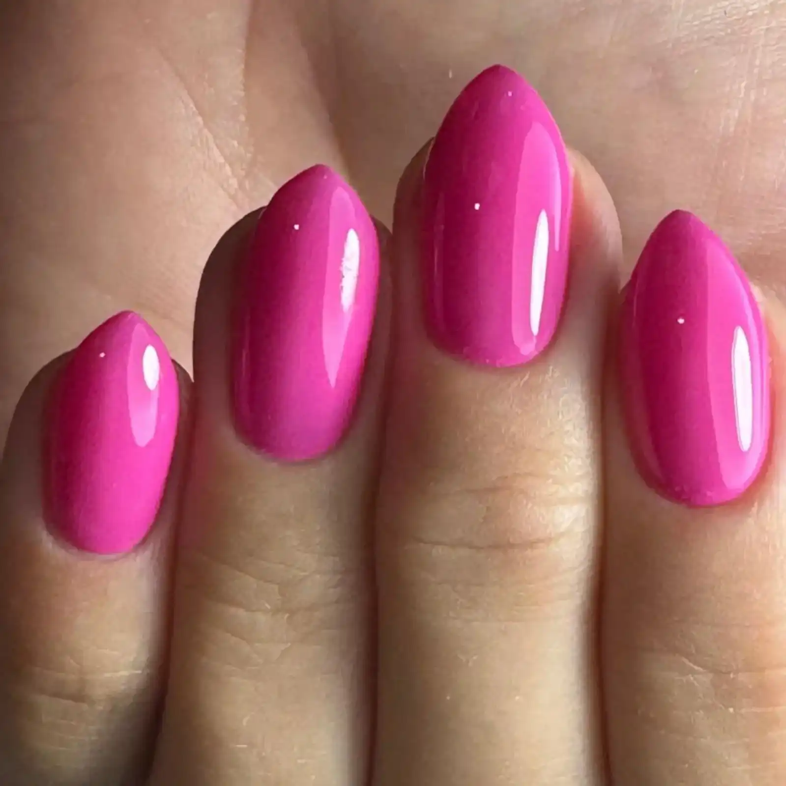 מניקור מקצועי