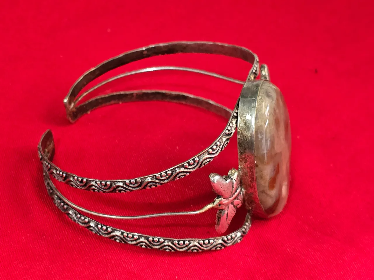 צמיד כסף 925 חתום במרכז אבן טבעית אגת גדולה מידות 4*3  ס'מ