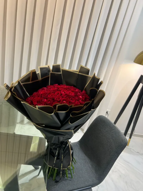 red roses 🌹