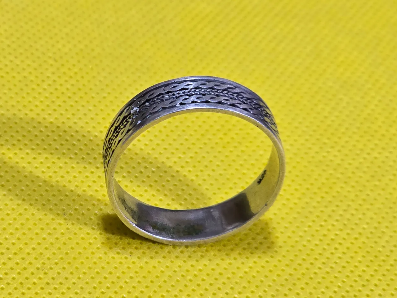 טבעת כסף 925 חתום לגבר. קוטר פנימי: 24 מ"מ. מידה 12