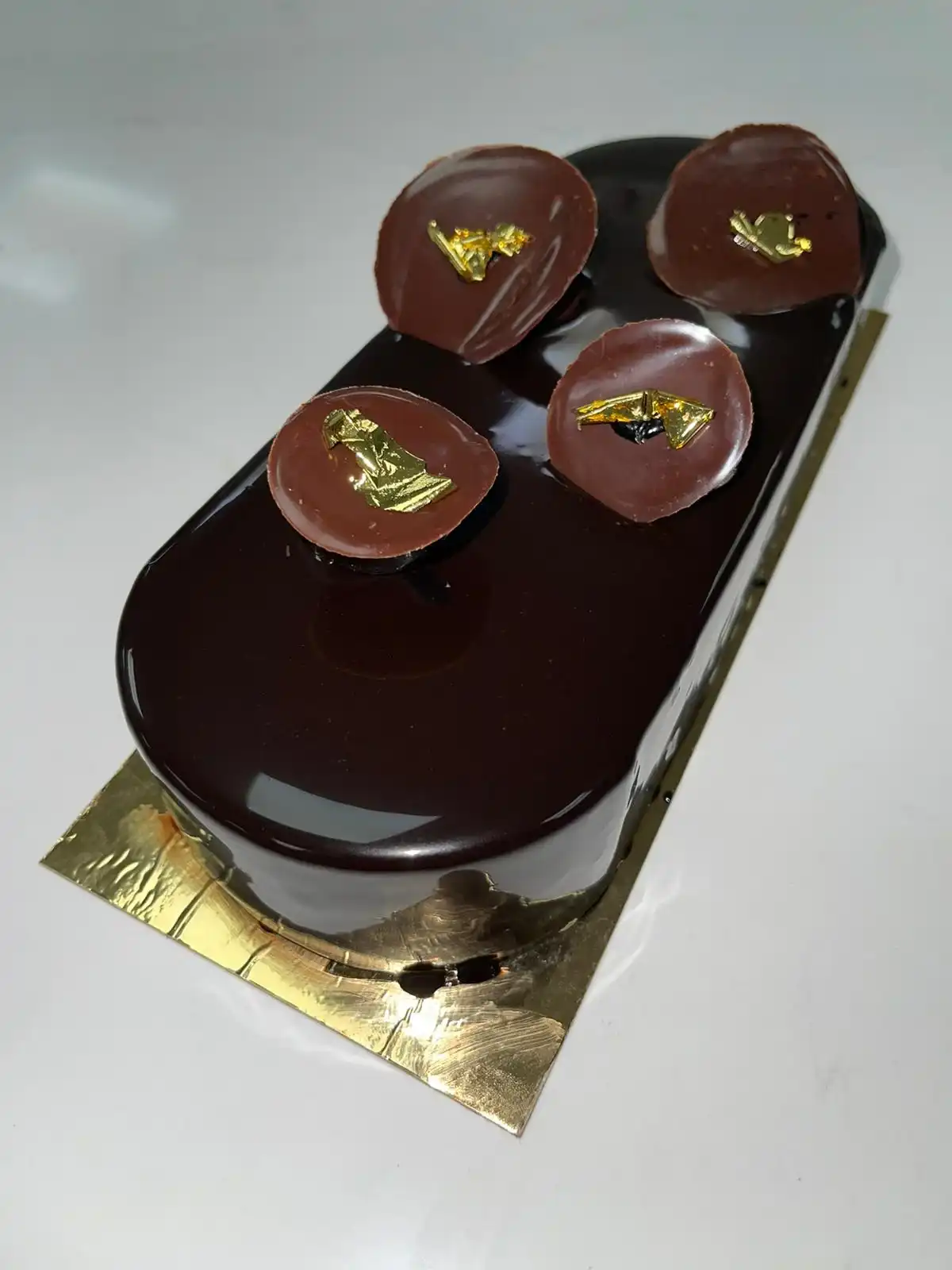 מוס שוקולד ועלי זהב