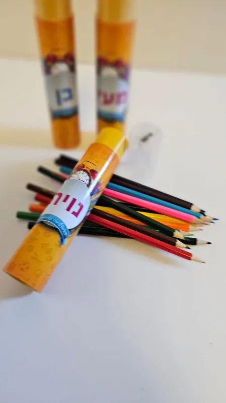 עפרונות ממותגים ללימודים