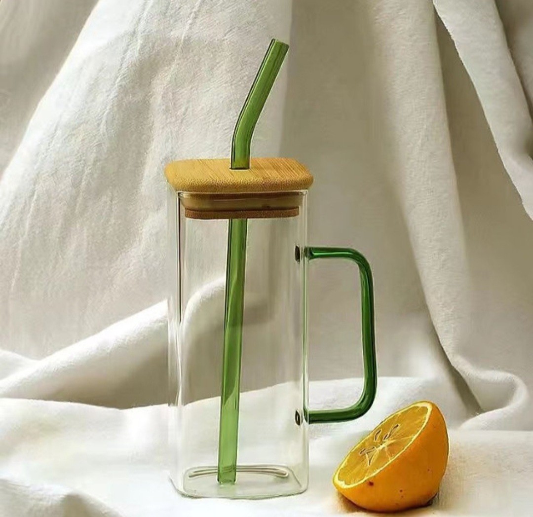 כוס דגם רונדו עם מכסה במבוק 400 מ"ל קש זכוכית