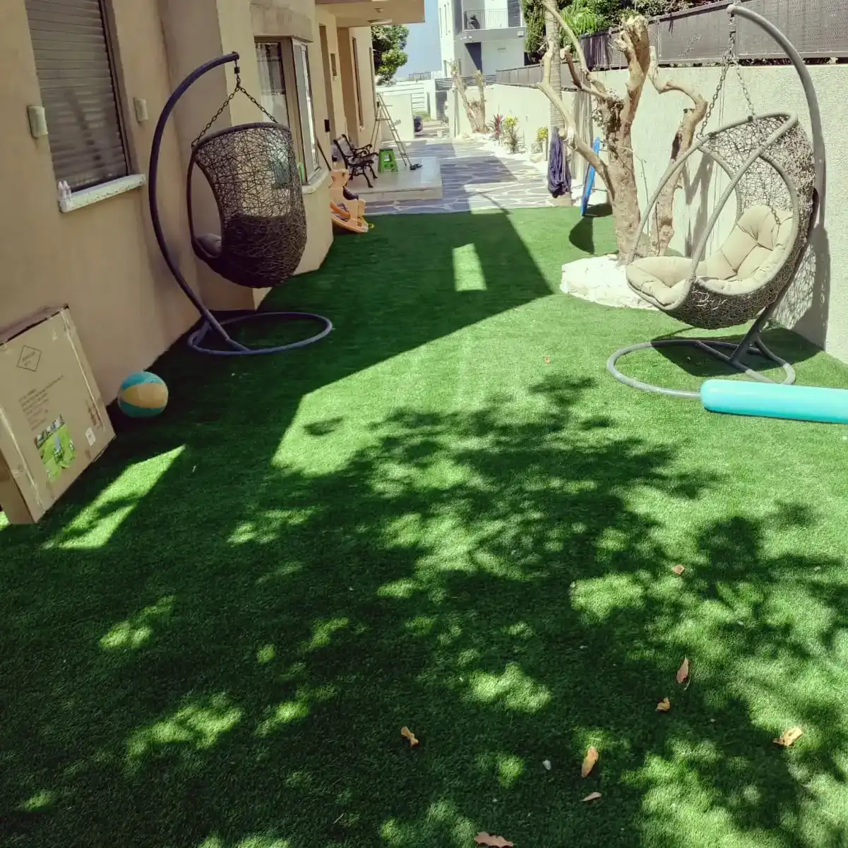  התקנת דשא סינטטי