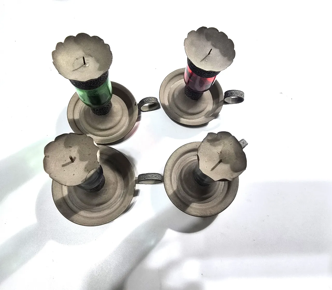 סט של ארבעה פמוטים שילוב מתכת וזכוכית עם דוקרן גובה 12 ס'מ