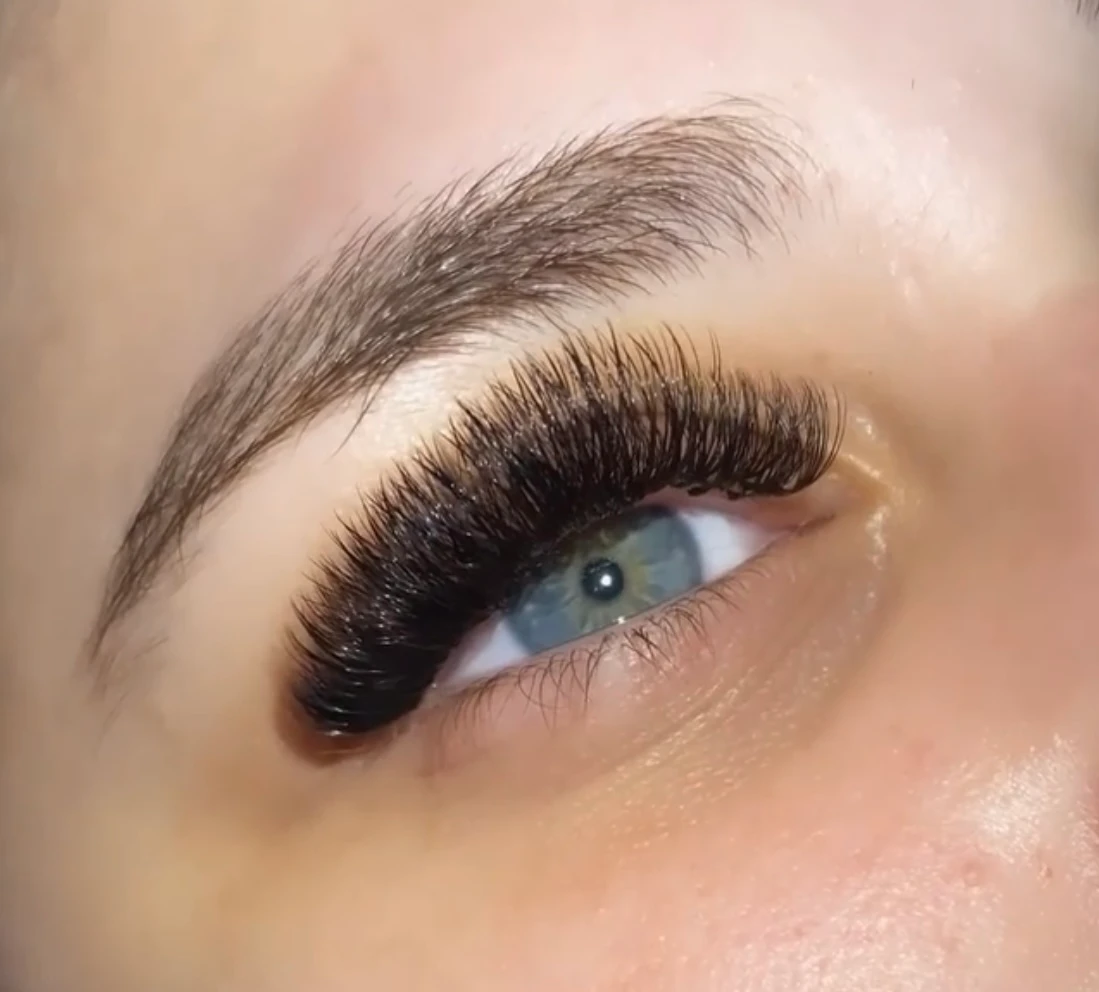 הלחמת ריסים מגה ווליום