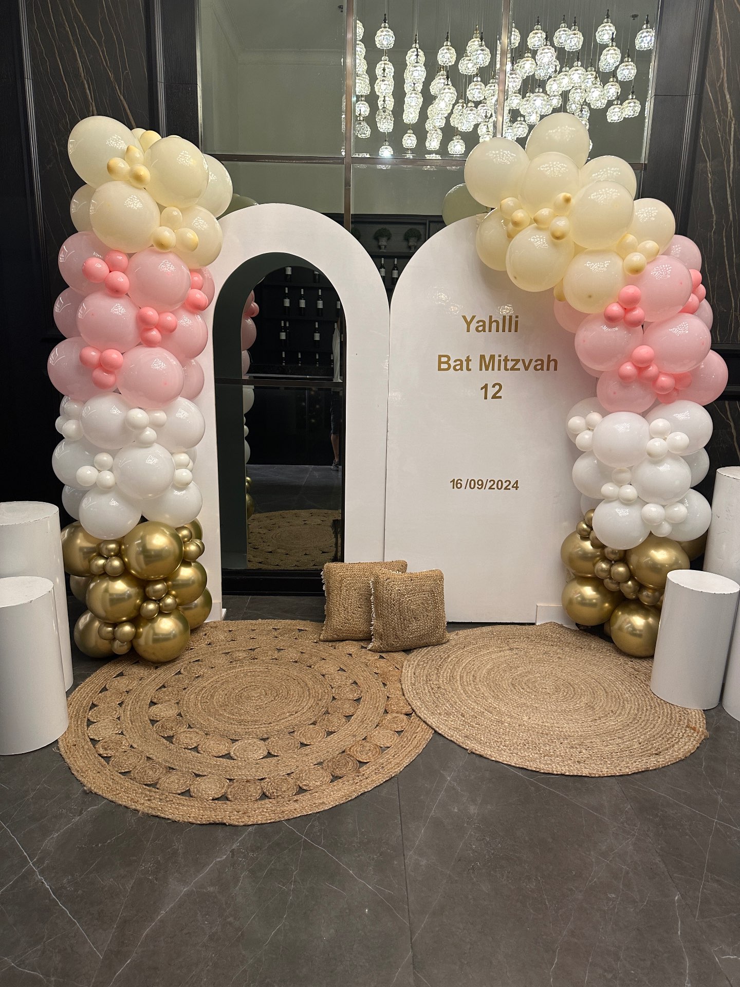 עמדת צילום מבלונים לבת מצווה