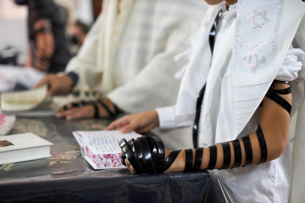 תפילין כשרות ומהודרות: מתנה לחיים וסמל של קדושה מסת״ם באחריות