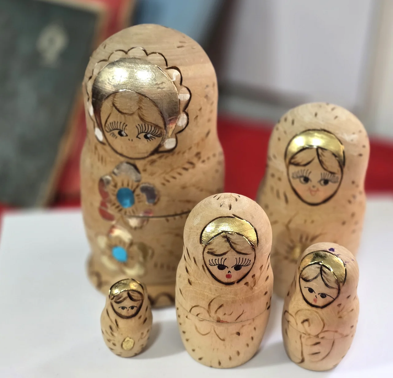 בבושקה". סט של בובות עץ עבודת יד