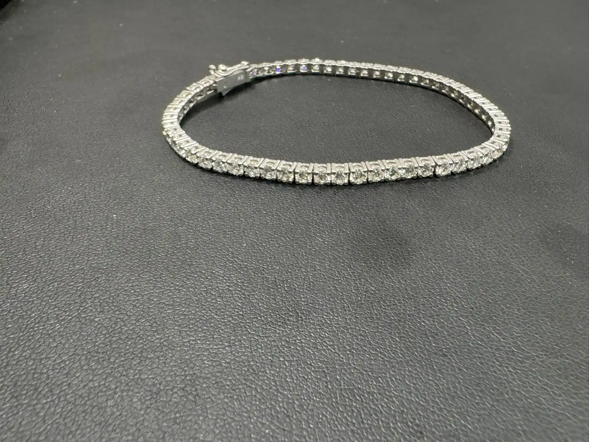 עיצוב תכשיטי יוקרה ומתנות מיוחדות