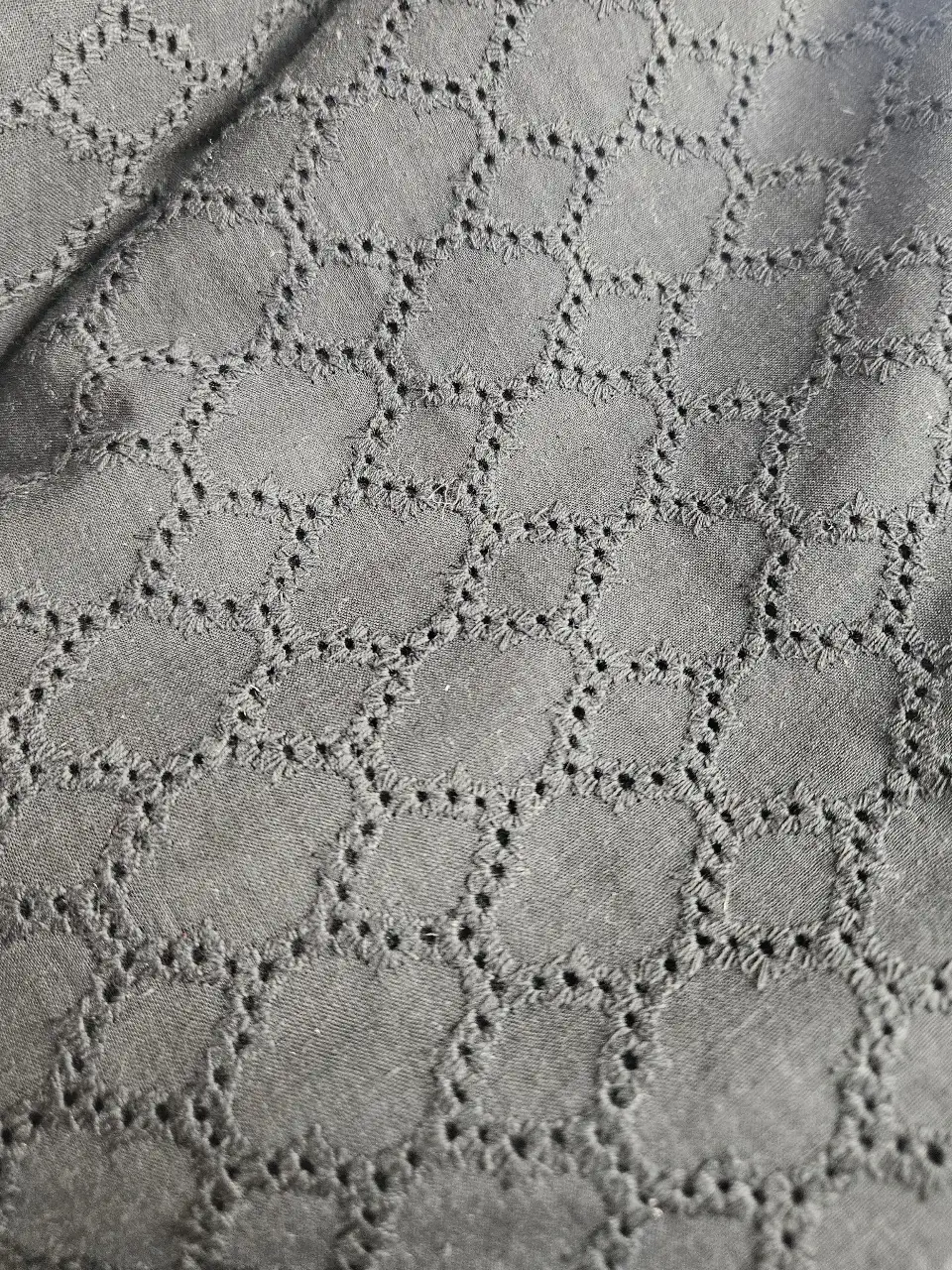 כותנה תחרה שווצרי קיים בלבן , בג, שחור.