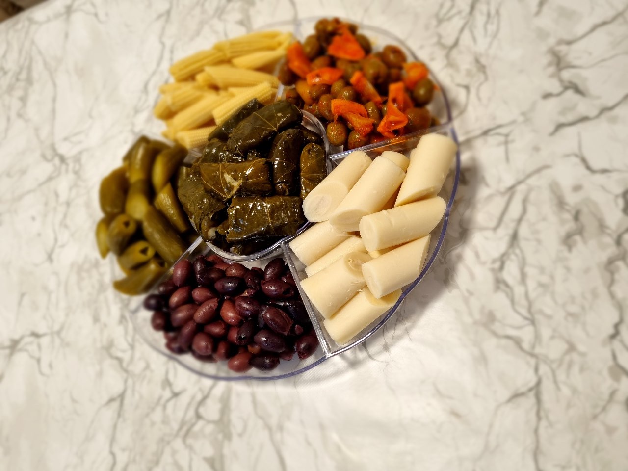 מגש נשנושים