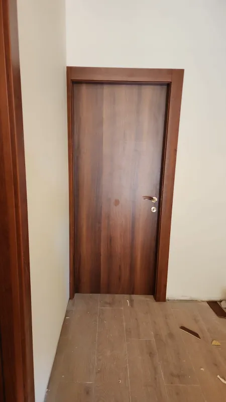 חיפויים ודלתות קיר