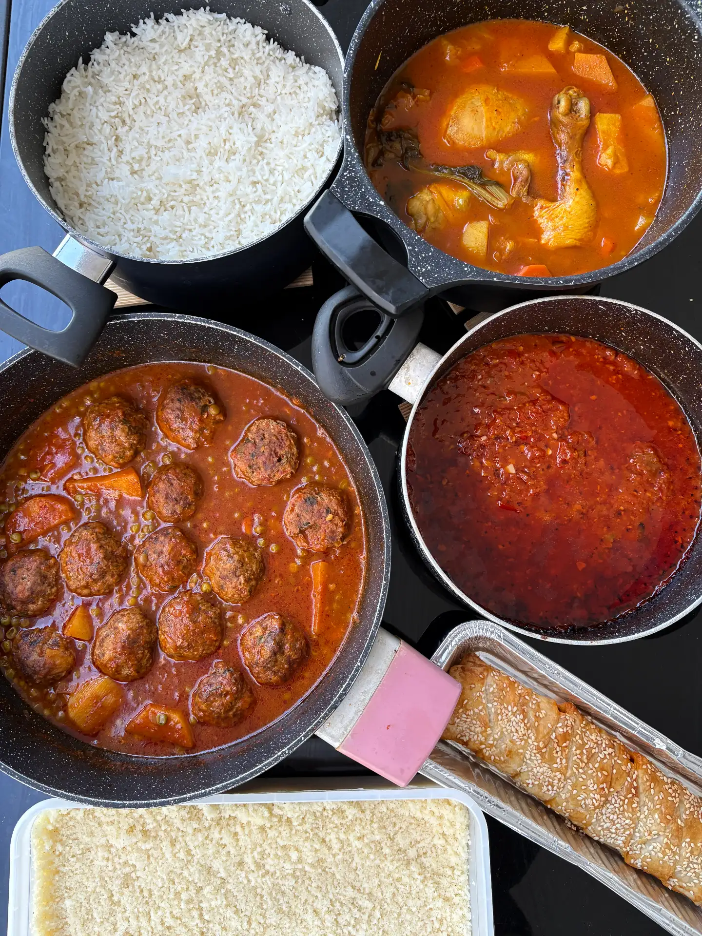 אוכל ביתי מפרום פלפלים בשר