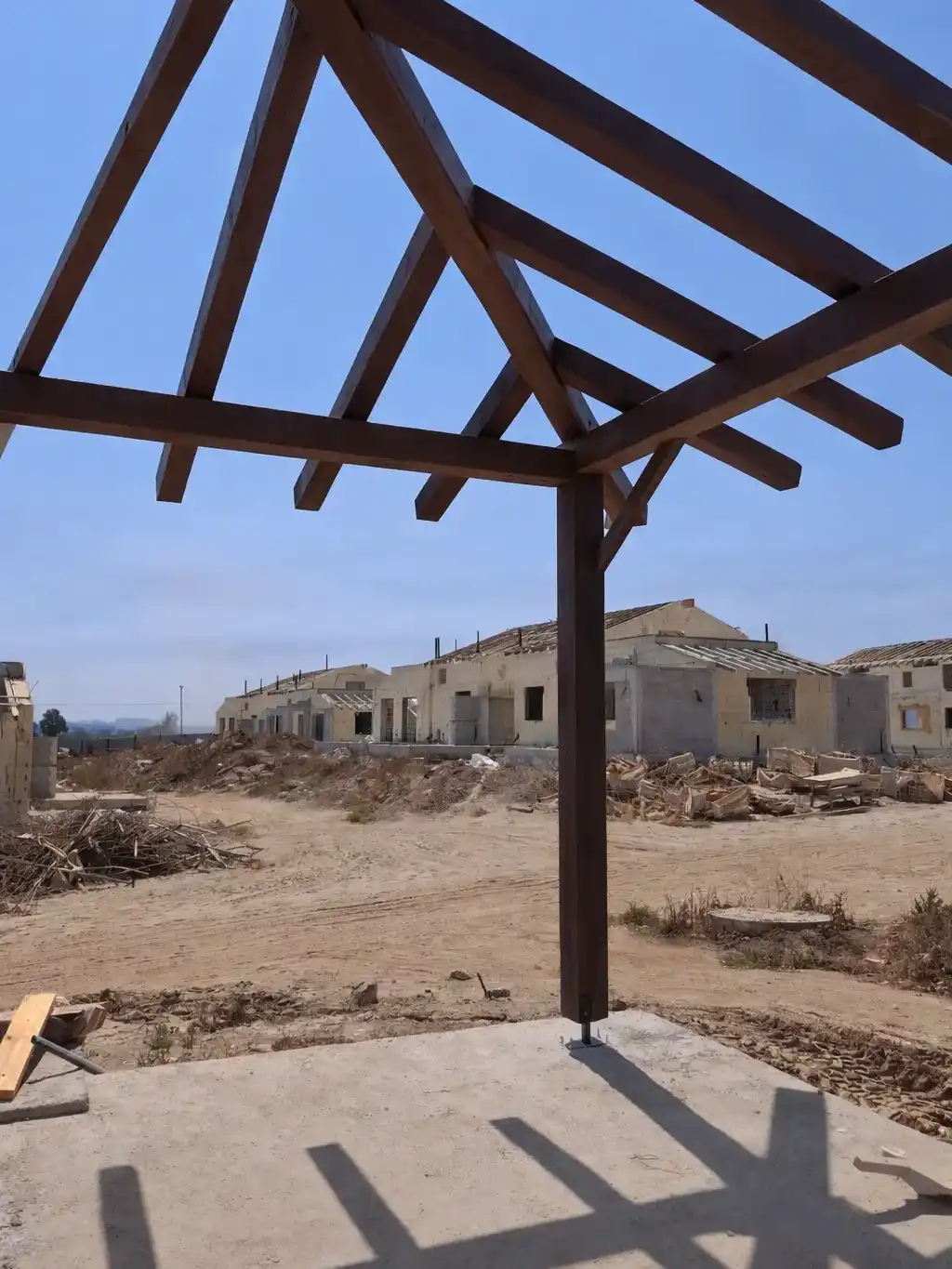 פרגולה מעץ מלא - החל מ450₪ למ״ר