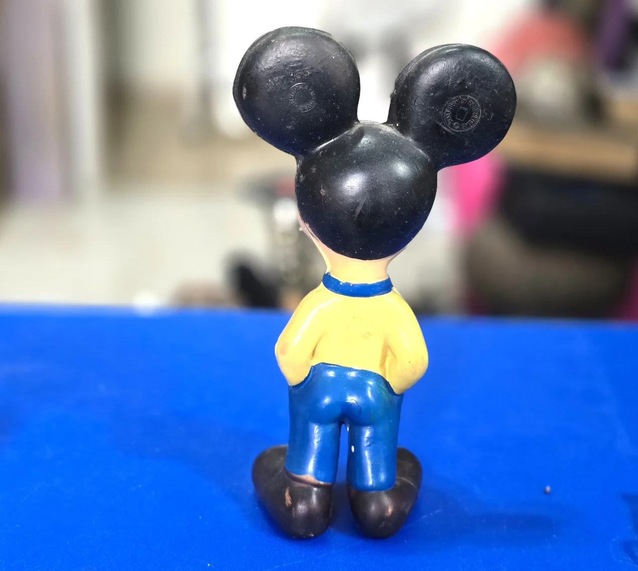 מיקי מאוס מוצרי דיסני גובה 23 ס'מ כולל אוזנים מצב טוב מאד