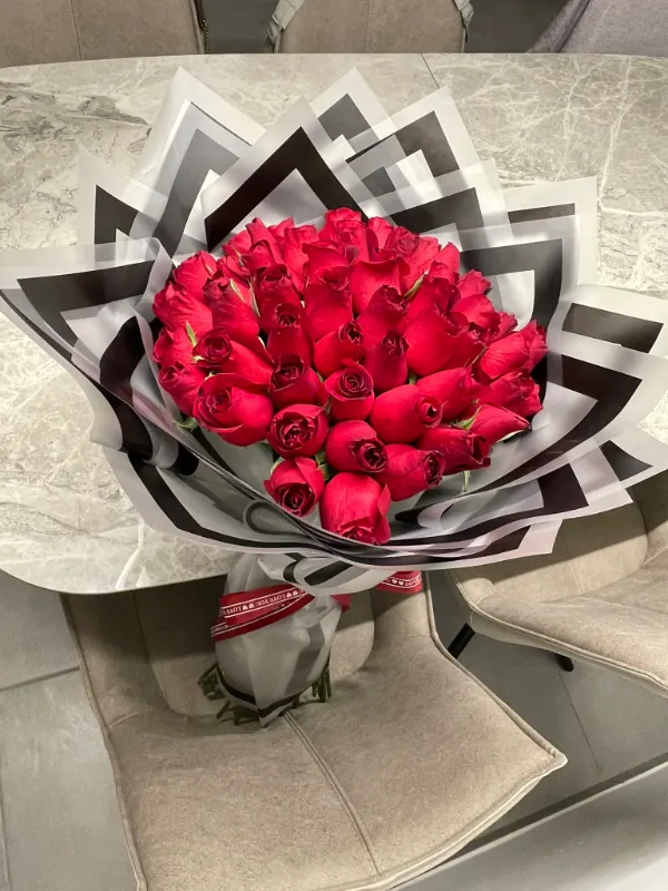 red roses 🌹