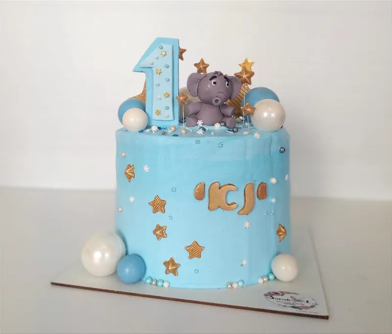 עוגה מעוצבת לגיל שנה🥳🥳🥳🥳 בתוספת קישוט בצק סוכר
