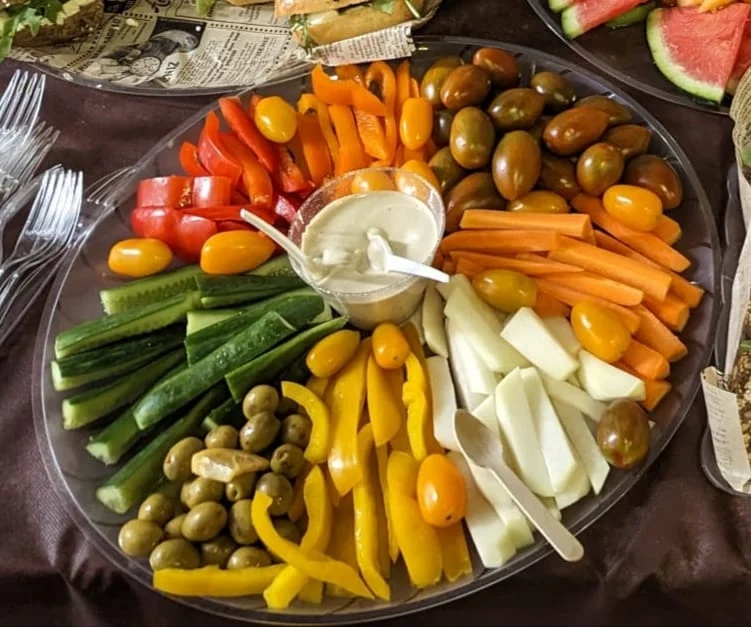 מגשי אירוח מיוחדים לאירועים