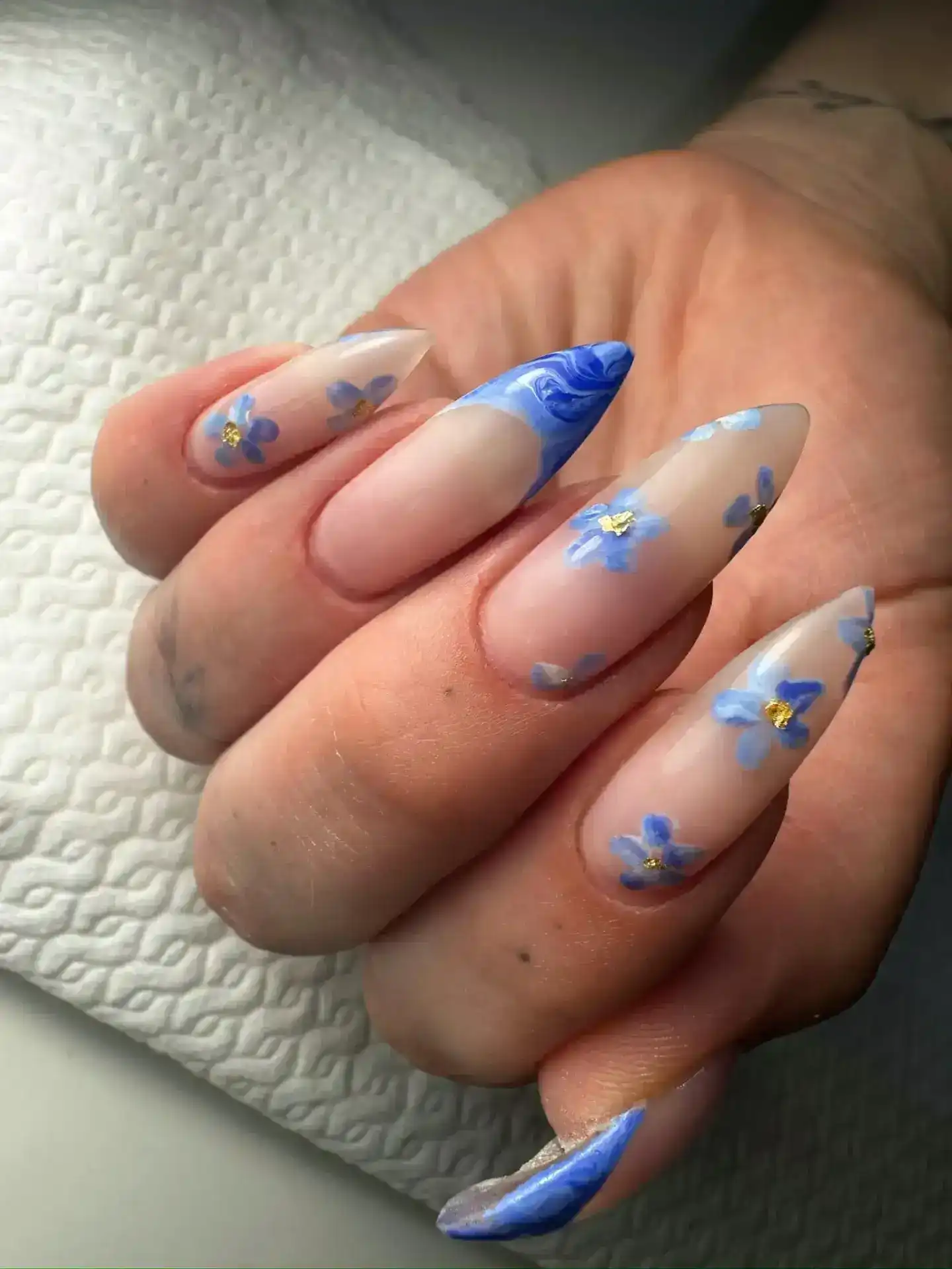 השלמת ציפורן בנהריה – פתרון מושלם לציפורניים שבורות