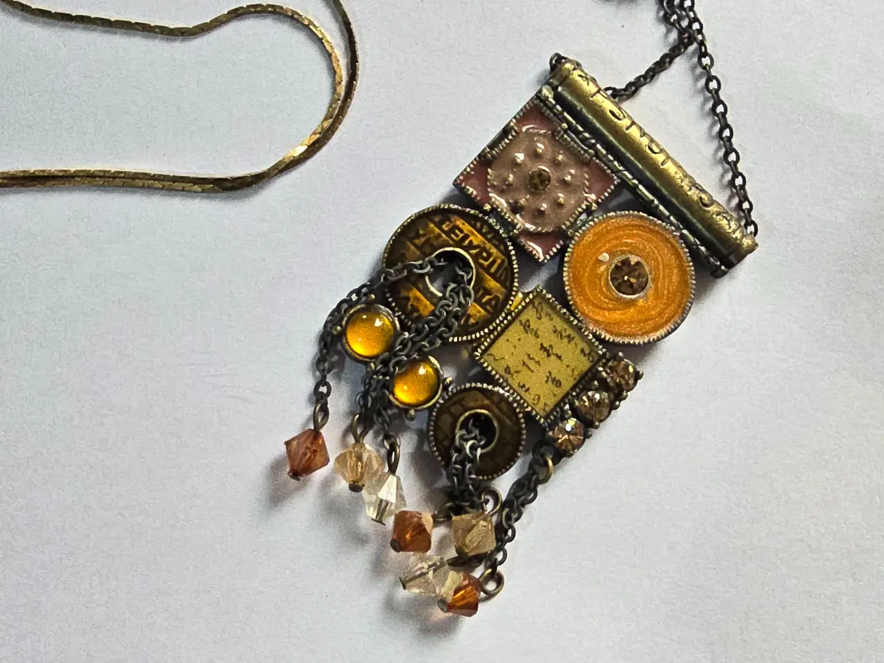 זוג שרשראות מענינות ויפות