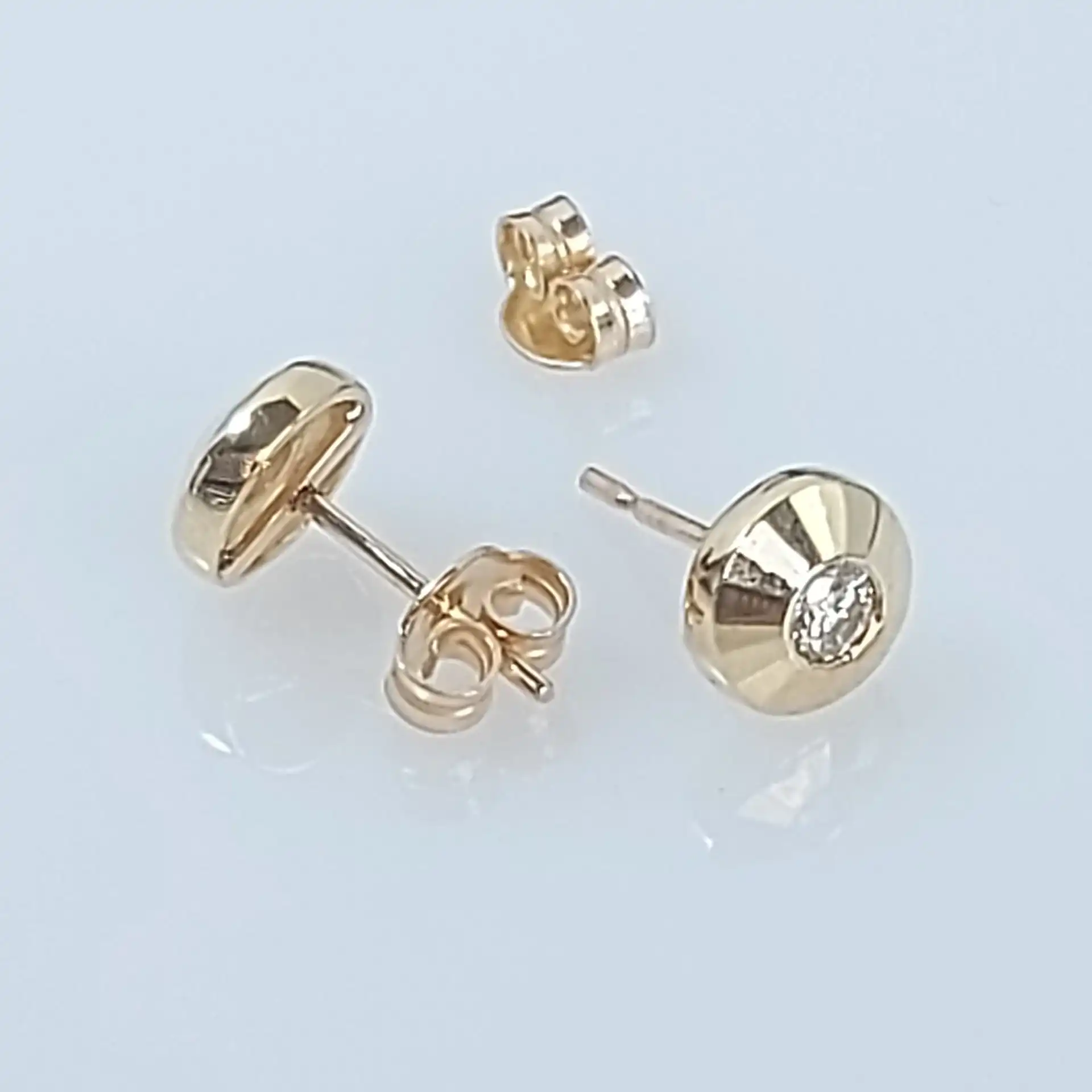 עגילי יהלומים צמודים זהב 14K