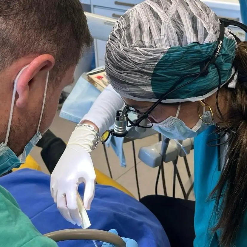 טיפולי חניכיים ופרוצדורות כירורגיות פה ולסת