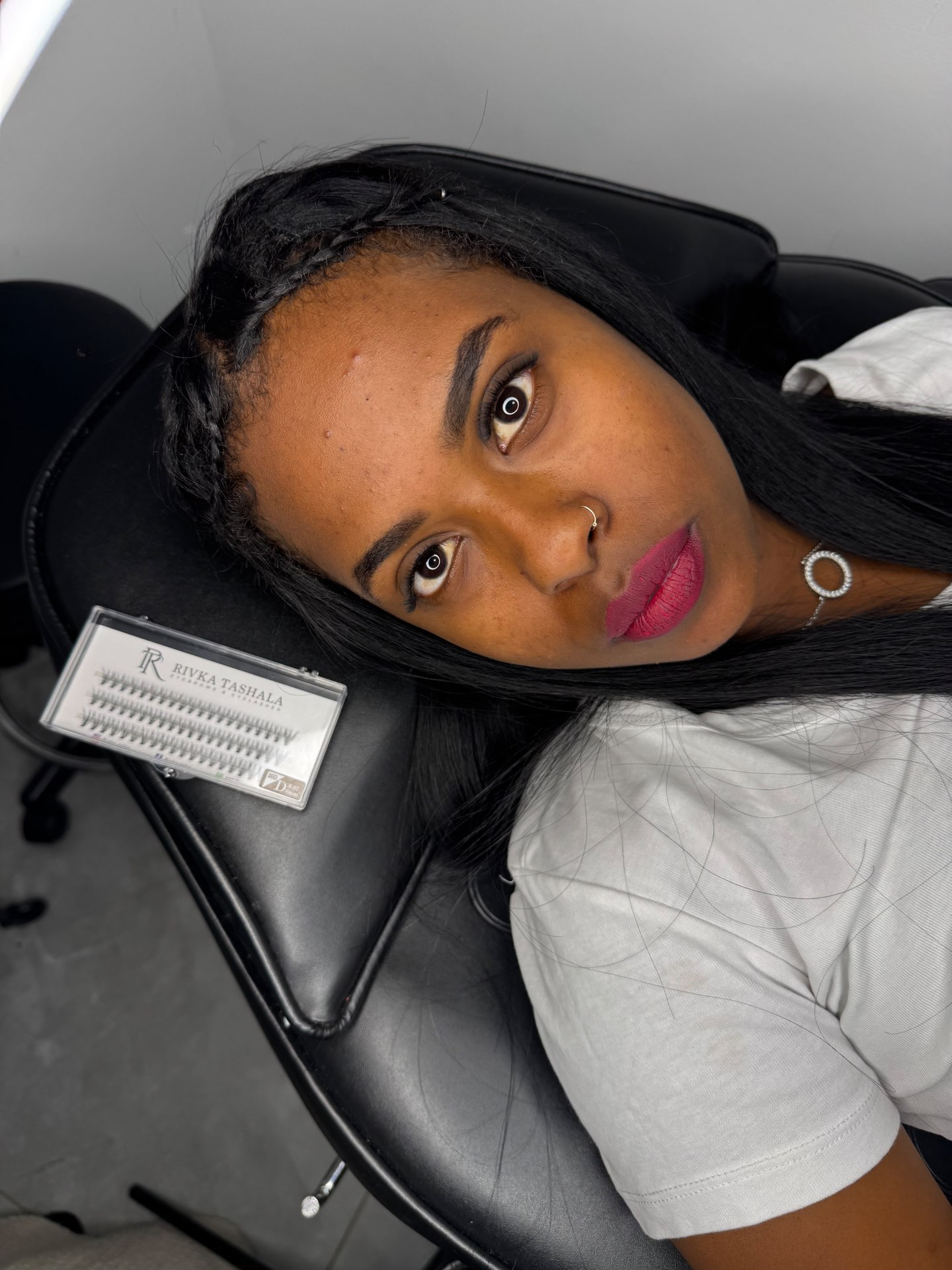 הדבקת ריסים בשיטה הקרה🩷