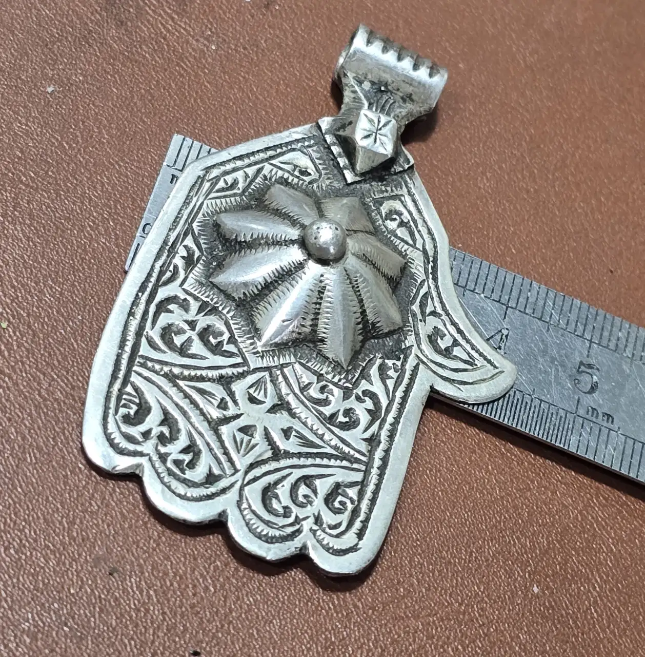 תליון מכסף(לא חתום)מהמם ביופיו