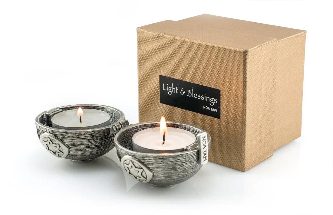 מחזיק נרות עם סמלים נרות שבת בצבע כסף