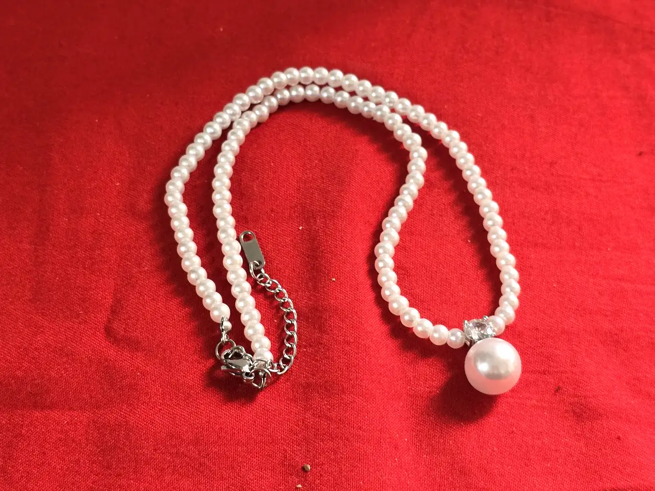 שרשרת פניני מים עם תליון פנינה גדול סוגר מתכת עם שרשרת הארכה