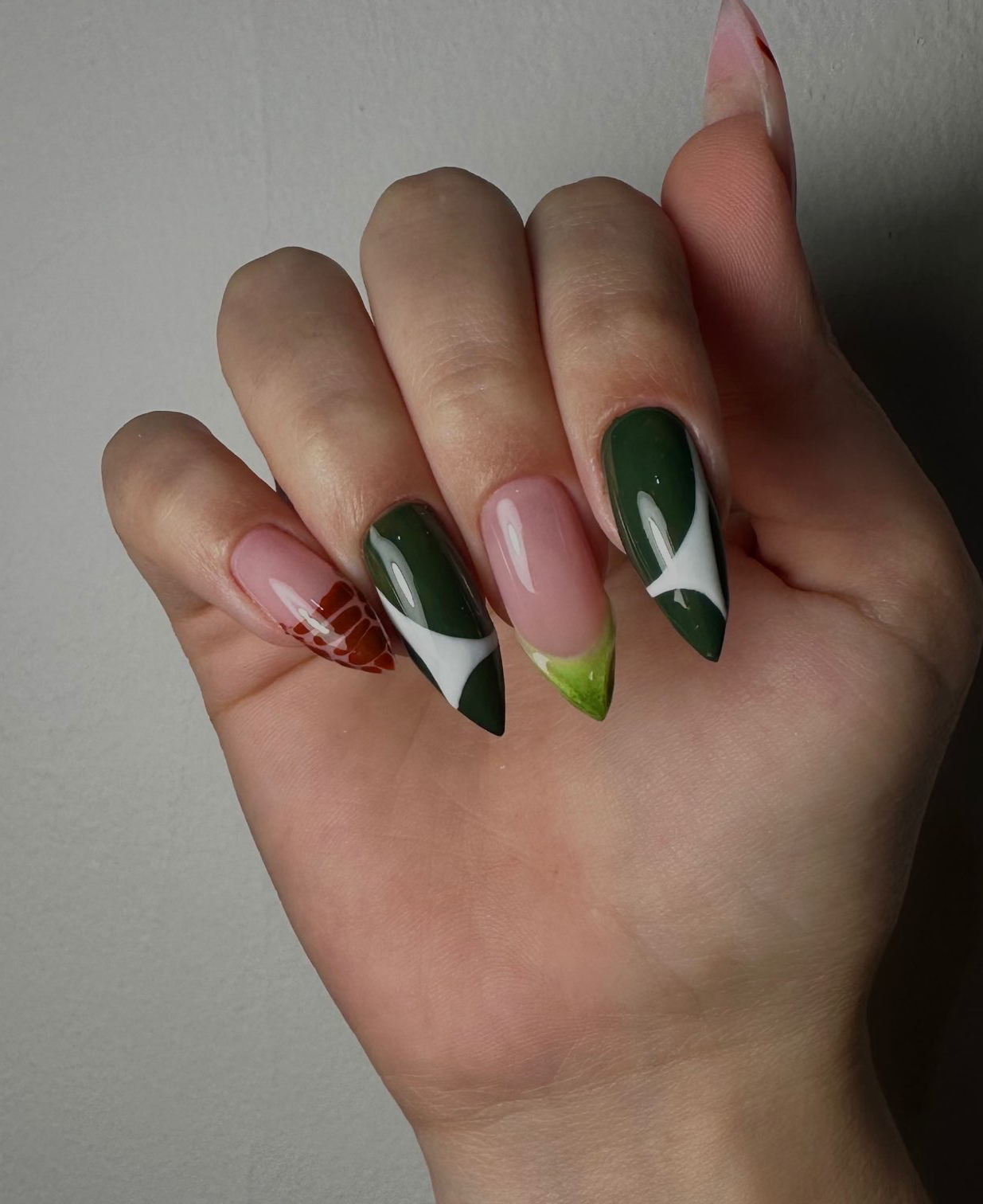  קישוטים לציפורניים וציורים בג’ל בנהריה | Sapir Levi Nails