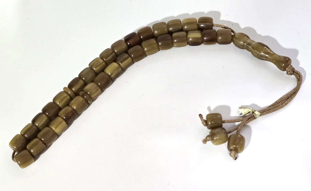 מסבאחה חרוזי תפילה ינטאג בעלת 33 חרוזים  .גודל 28 ס"מ