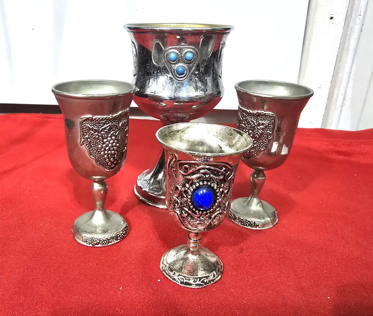 לוט של ארבעה גביעים לקידוש