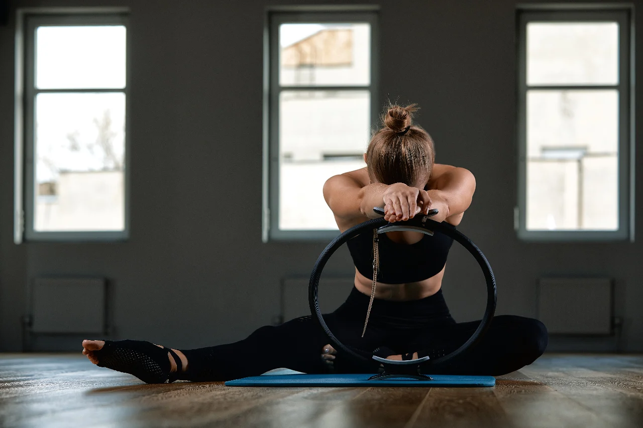 פילאטיס מזרן מהבית – יתרונות אימון אונליין מול סטודיו