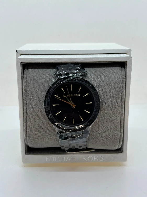 מייקל קורס שחור