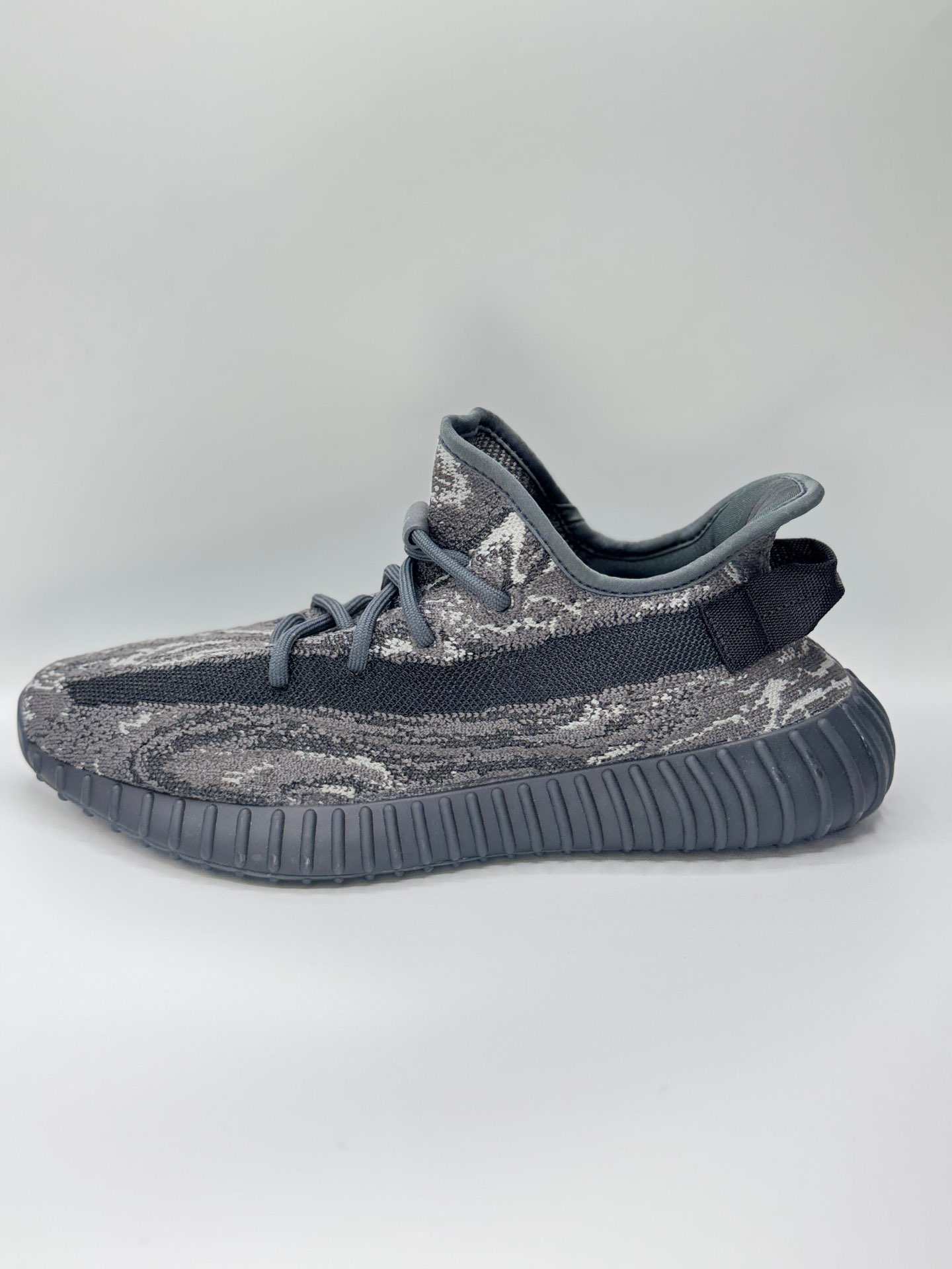 “Adidas Yeezy Boost350 V2 “Mx Dark Salt